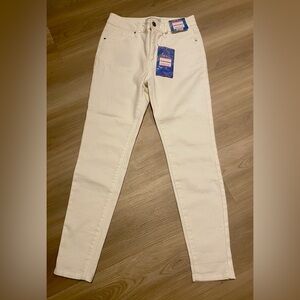 MISSUPREME white skinny jeans - NWT